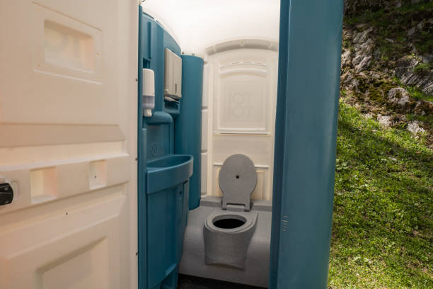 Portable Toilet Options We Offer in Baxter Springs, KS