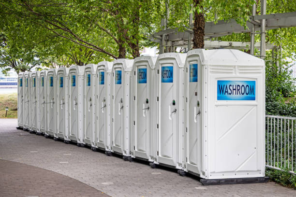 Best Restroom trailer rental cost  in Baxter Springs, KS
